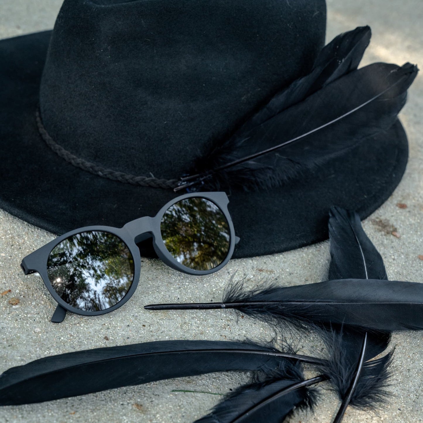【CG】IT’S NOT BLACK IT’S OBSIDIAN